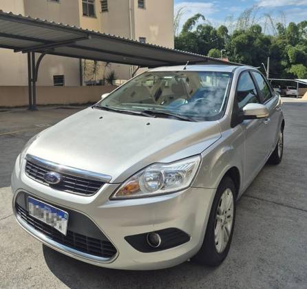 FORD FOCUS 2.0 GHIA 16V GASOLINA 4P MANUAL FORD FOCUS 2.0 GHIA 16V GASOLINA 4P MANUAL